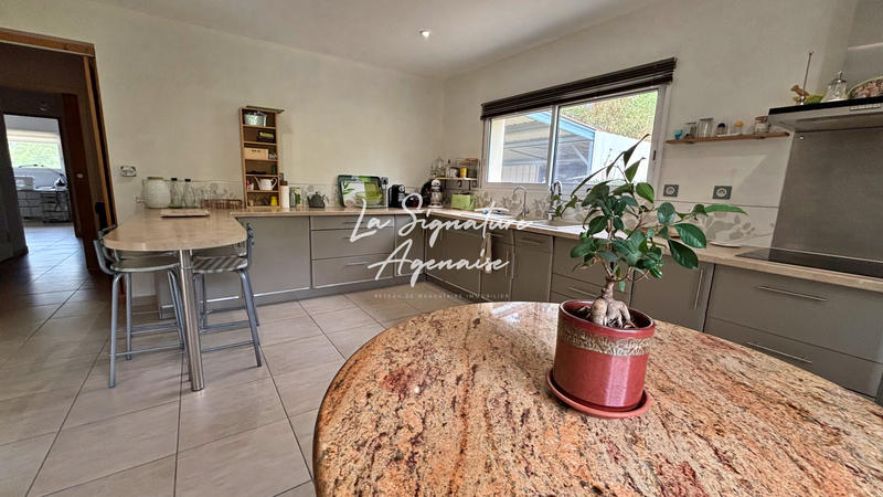 Maison - 230 m² - 7 pièces