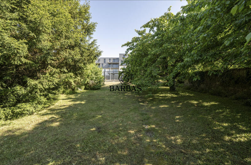 Maison - 270 m² - 11 pièces