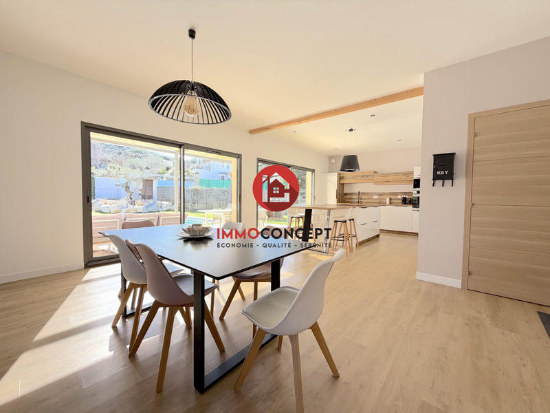 Maison - 128 m² - 4 pièces