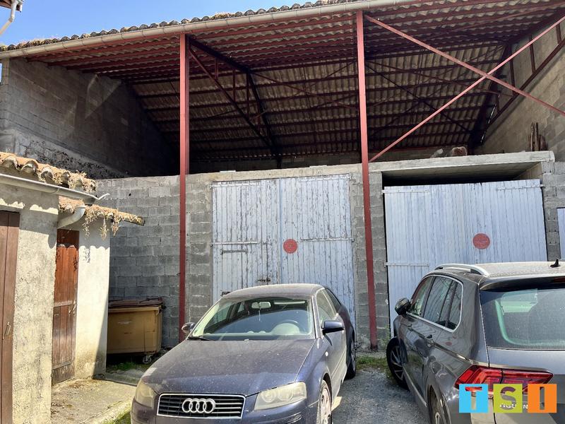 Maison - 610 m² - 12 pièces