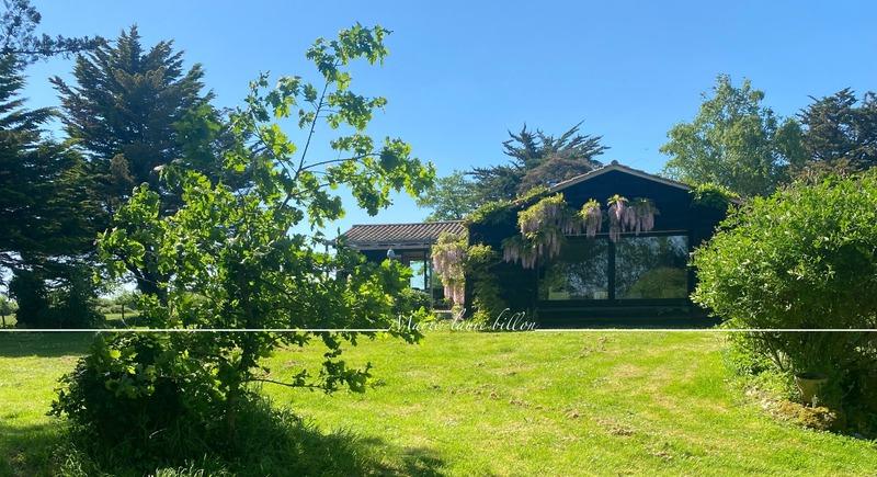 Maison - 440 m² - 8 pièces