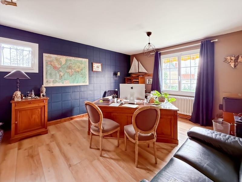 Maison - 215 m² - 8 pièces