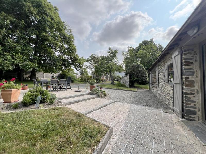 Maison en pierre - 195 m² - 8 pièces