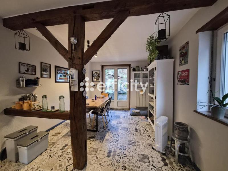 Maison - 203 m² - 8 pièces