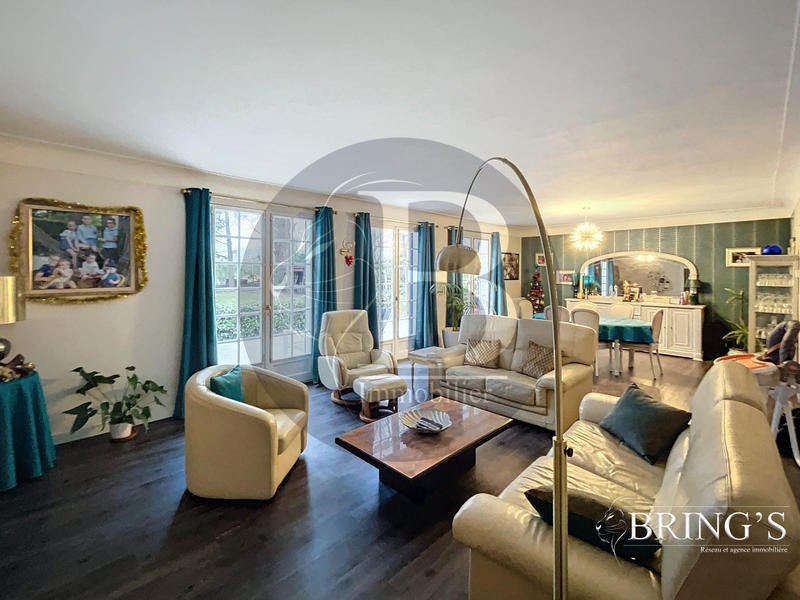 Maison - 188 m² - 8 pièces