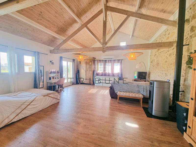 Maison - 210 m² - 6 pièces