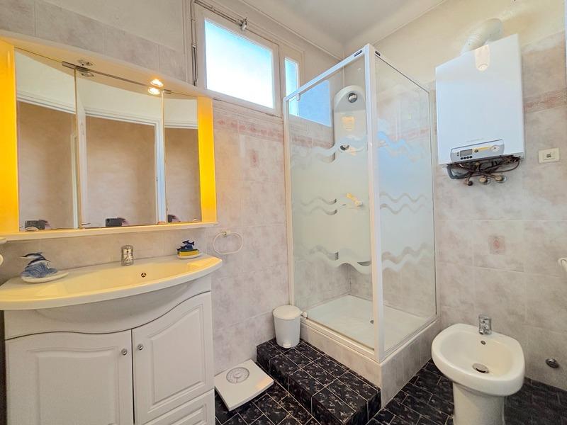 Appartement - 93 m² - 5 pièces