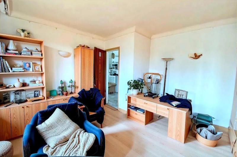 Pavillon - 300 m² - 12 pièces