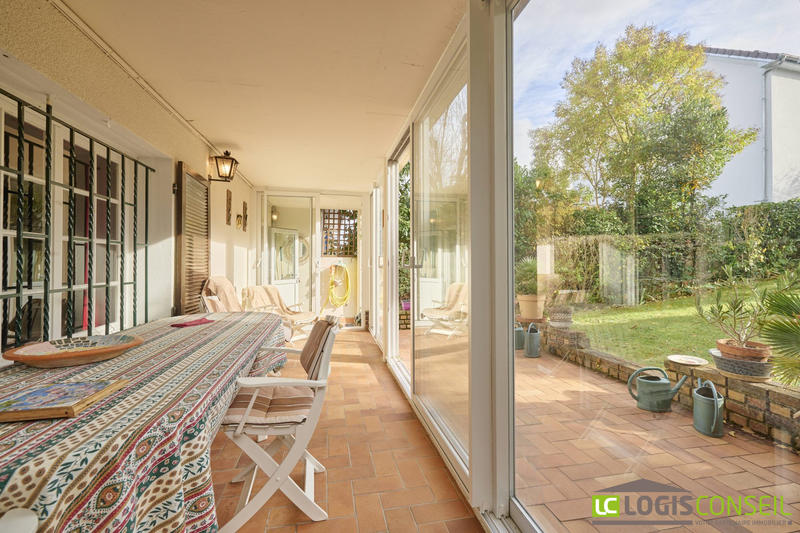 Maison traditionnelle - 165 m² - 8 pièces