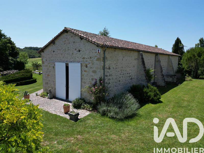 Maison - 396 m² - 10 pièces