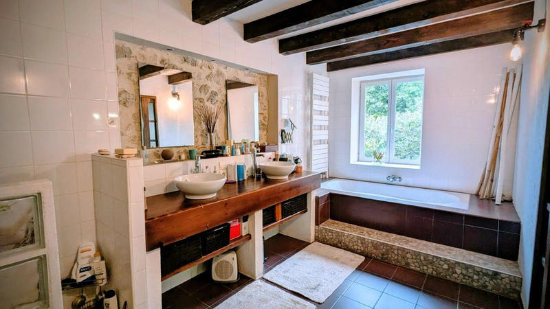 Maison - 237 m² - 6 pièces