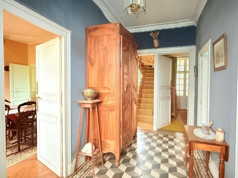 Maison - 205 m² - 8 pièces