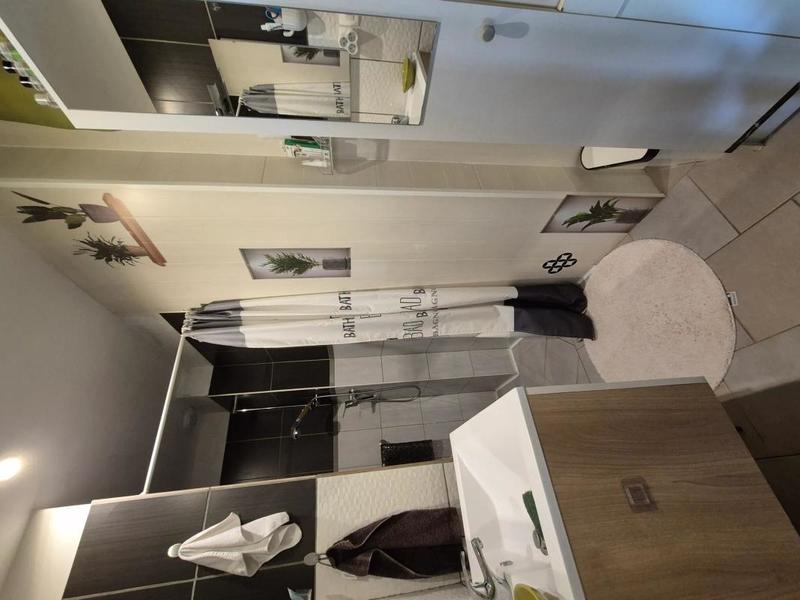 Maison - 230 m² - 7 pièces