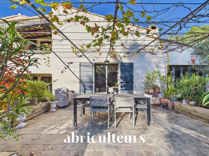 Maison ancienne - 252 m² - 8 pièces