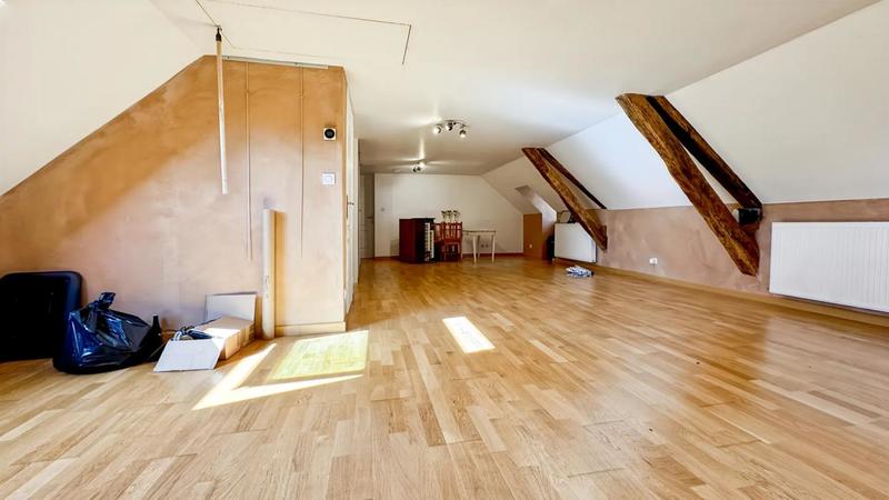 Maison - 256 m² - 8 pièces