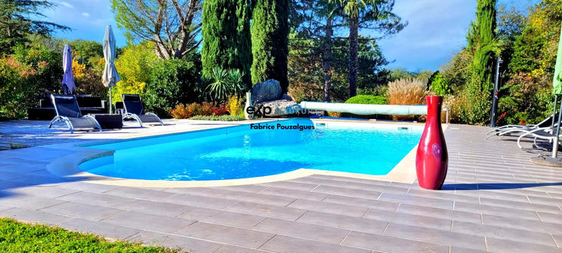 Maison - 315 m² - 8 pièces