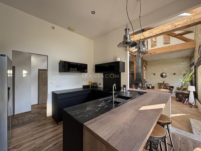 Maison - 375 m² - 7 pièces