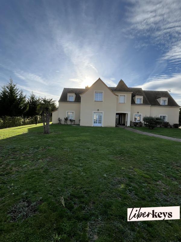 Maison d'architecte - 330 m² - 8 pièces