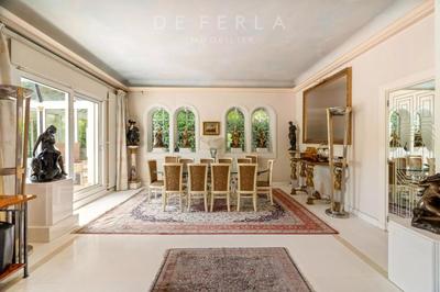 Propriété - 491 m² - 10 pièces