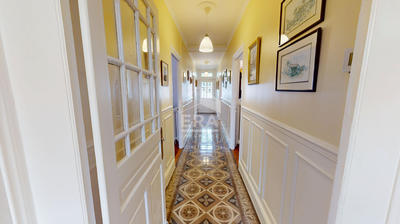 Demeure - 228 m² - 9 pièces