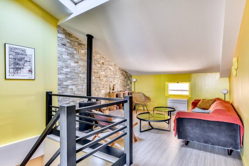 Maison - 201 m² - 7 pièces