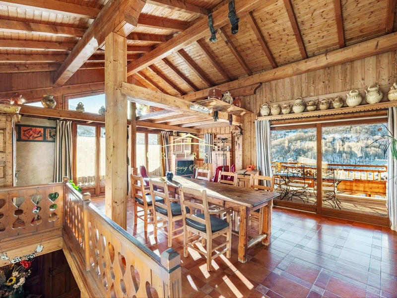 Maison - 204 m² - 10 pièces