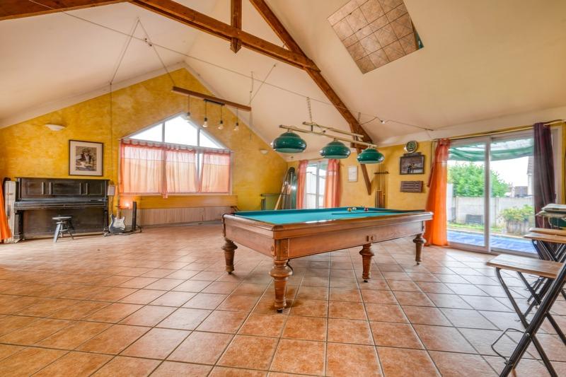 Maison - 261 m² - 10 pièces