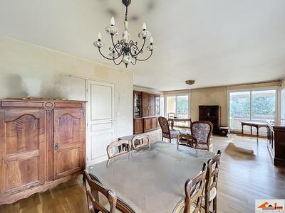 Appartement - 121 m² - 5 pièces