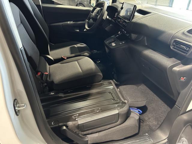 Citroën Berlingo Van Prix Ttc - Xl Long 950 Kg Bluehdi 130 Eat8 3 Places Moduwork Plancher Bois Camera Partner