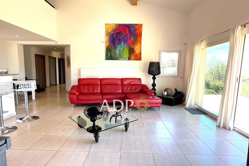 Maison - 140 m² - 4 pièces