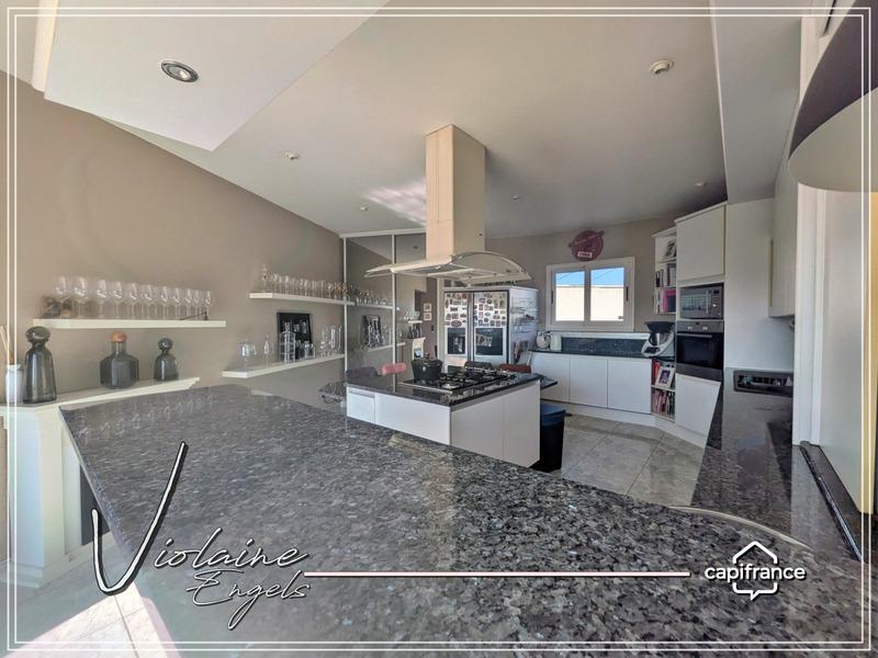 Propriété - 547 m² - 15 pièces