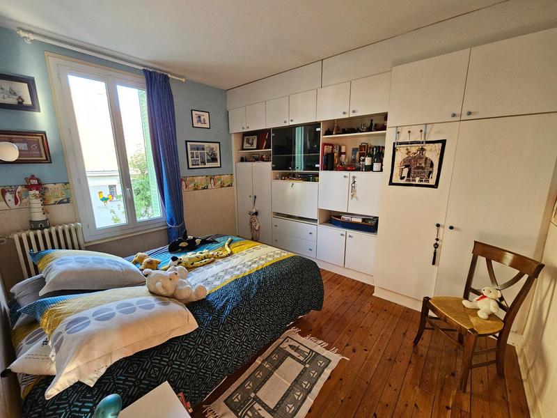 Maison - 220 m² - 9 pièces