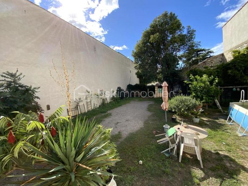 Maison ancienne - 674 m² - 8 pièces