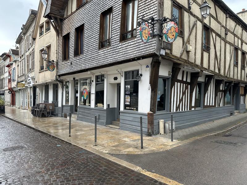 Fonds de commerce - Hôtellerie / Restauration - 175 m²