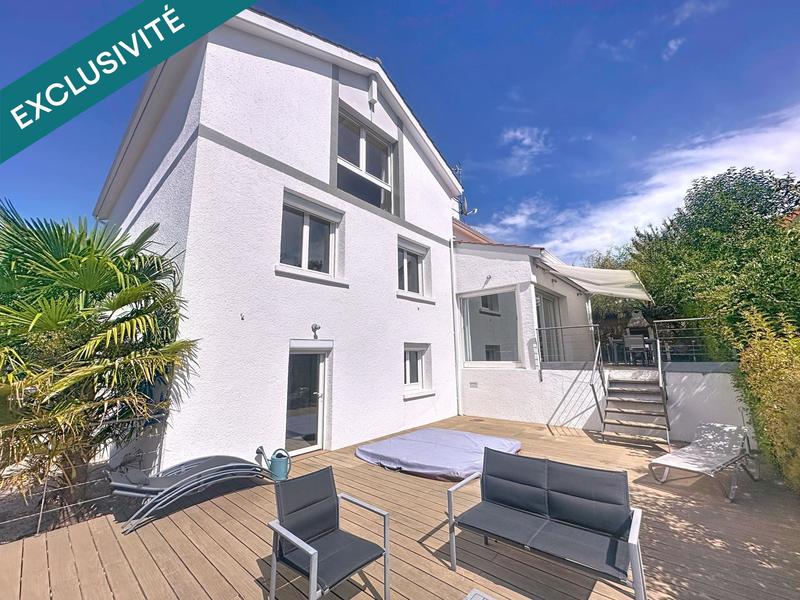 Maison - 271 m² - 9 pièces