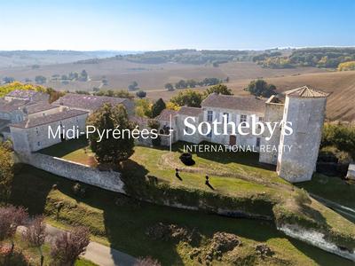 Château - 410 m² - 12 pièces