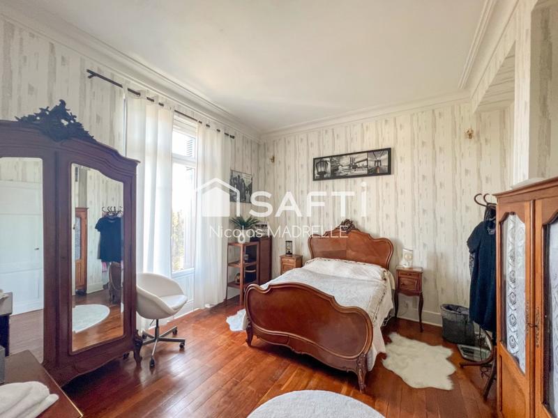 Maison de maîtres - 450 m² - 12 pièces