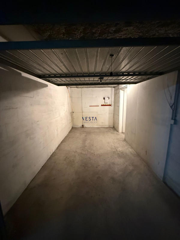 Parking / Garage - 15 m²