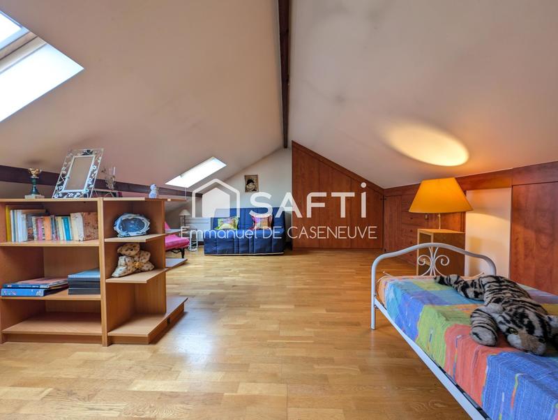 Appartement - 160 m² - 5 pièces