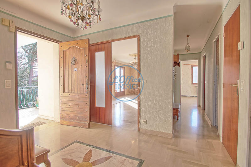 Maison - 200 m² - 8 pièces