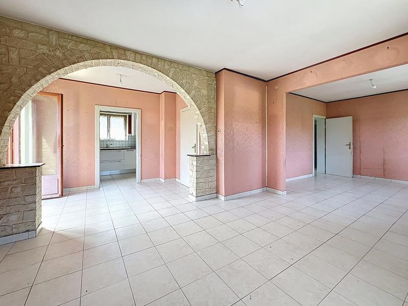 Maison - 181 m² - 9 pièces