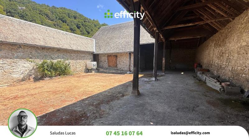 Maison - 200 m² - 8 pièces