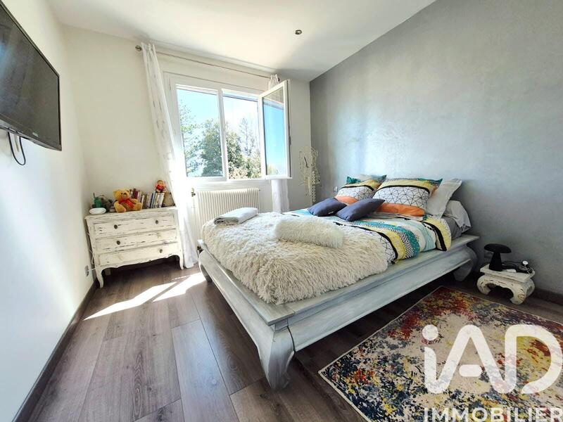 Maison - 198 m² - 7 pièces