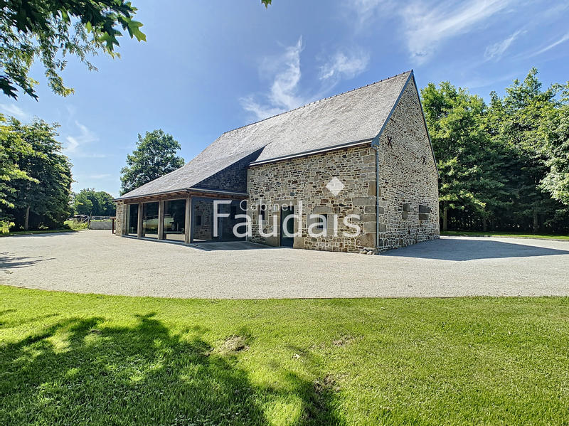 Propriété - 450 m² - 10 pièces