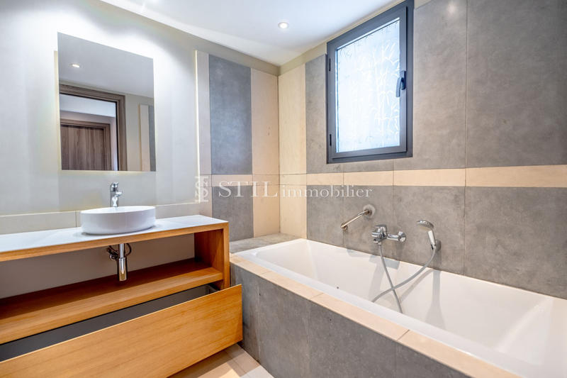 Maison - 102 m² - 4 pièces