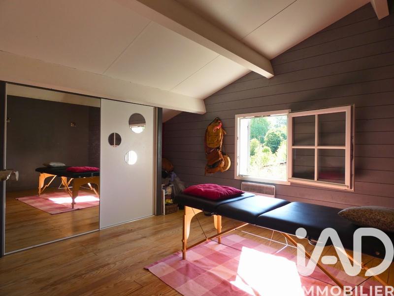 Maison - 230 m² - 5 pièces