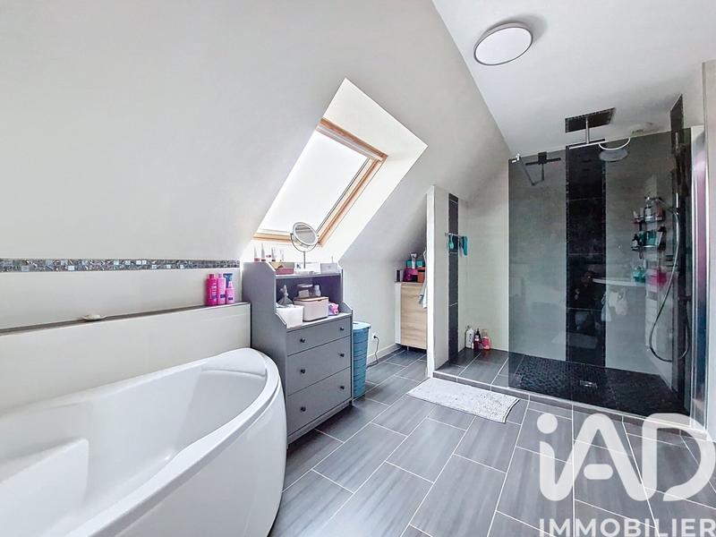 Maison - 140 m² - 5 pièces