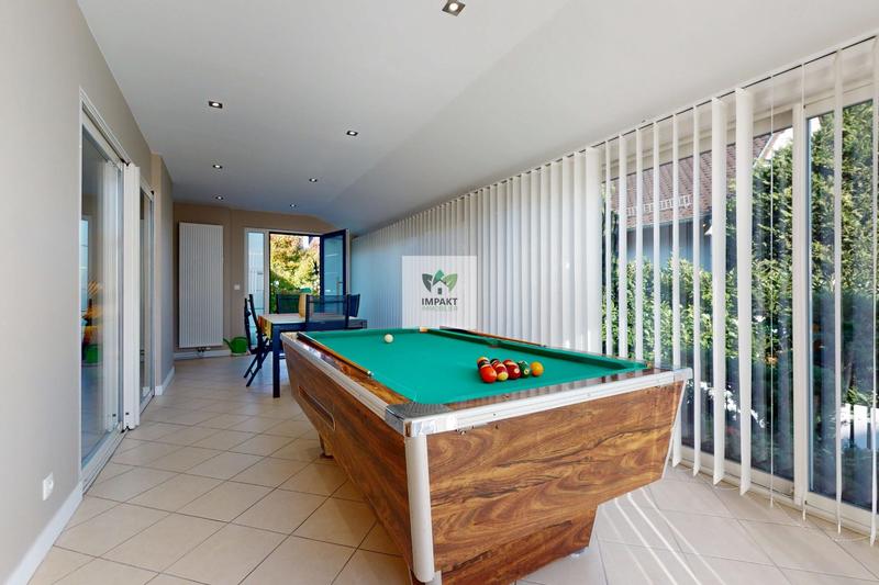 Maison - 203 m² - 7 pièces