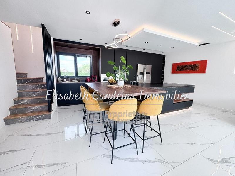 Maison - 150 m² - 6 pièces