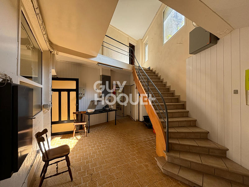 Maison - 279 m² - 5 pièces
